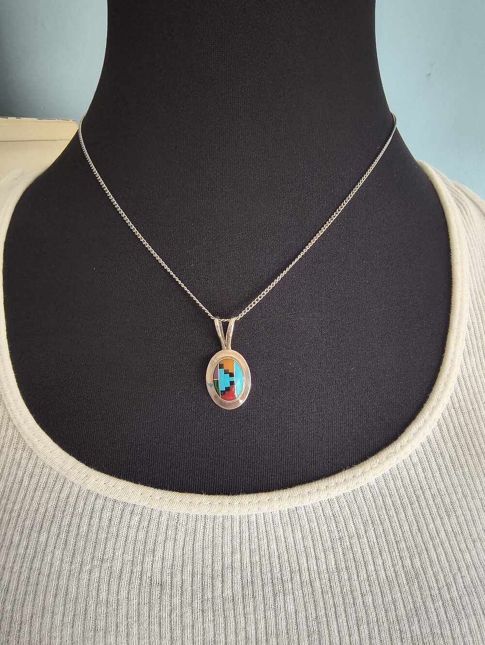 🌎 Vtg. Sterling Silver Pendant with Colorful Semi Precious Stone Inlay